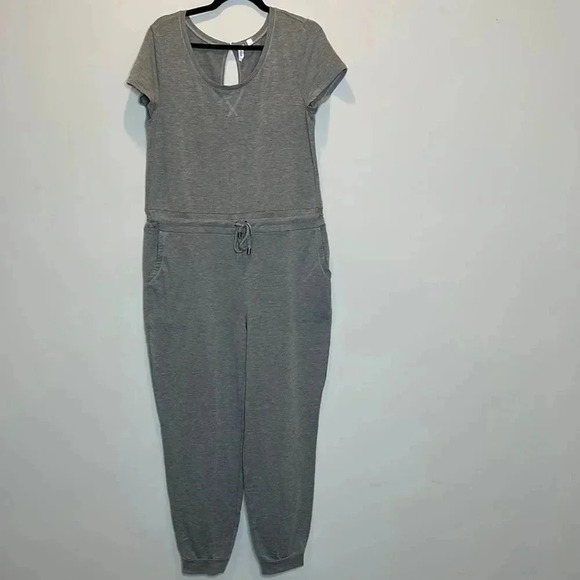 Cable & Gauge Gray Short Sleeve Jumpsuit - Picture 1 of 7